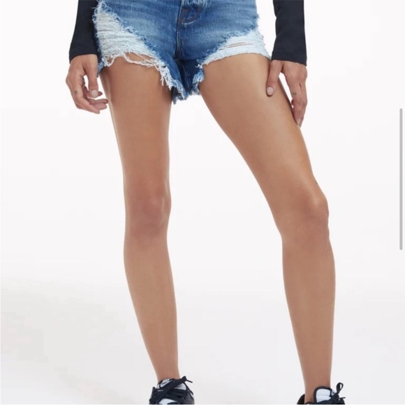 Good American - The Bombshell Denim Distressed Shorts NWT - Picture 5 of 9